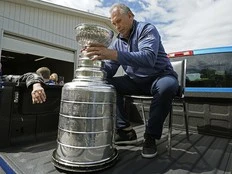 'This is amazing': Oilers to interview fired Leafs coach for head coaching job