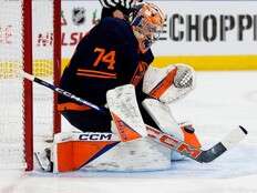 Matheson: Oilers netminder Stuart Skinner tips his mask to Tampa Bay's Vasilevskiy