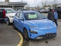 GUNTER: Wait to see if Carney government rolls back federal mandate on EVs