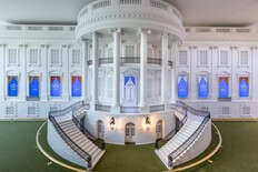 New White House replica offers hi-tech look at executive mansion