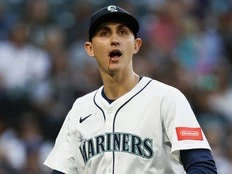 Seattle Mariners pitcher George Kirby takes line drive to face, exits game