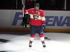 NHL gives Aleksander Barkov the Selke and King Clancy awards - with the help of kids
