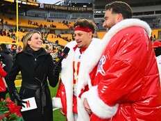 'Santa' Reid gifts Chiefs home-field advantage with win over Steelers