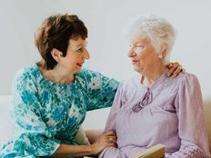 DEAR ABBY: Outings with older sister reveal ominous signs