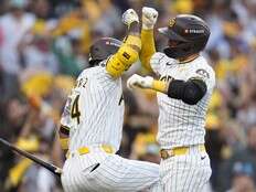 Higashioka’s homer starts rally as Padres beat Braves 5-4 to sweep NL Wild Card Series