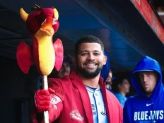 Blue Jays debut 'home run dragon' after Jonatan Clase three-run homer