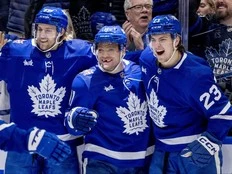 Matthew Knies flies as Leafs blast Penguins in Kyle Dubas's return