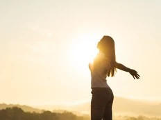 6 habits a happiness expert uses to boost her mood, even on busy days