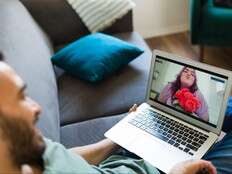 Students face challenge of maintaining long-distance romances