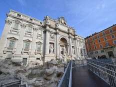 Trevi Fountain tourists now have walkway, but can’t toss coins