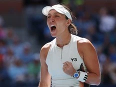 Pegula back in U.S. Open quarterfinals after 4th-round romp, will face Krejcikova