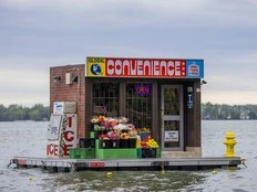 Man rescued after getting stranded at Toronto's floating convenience store