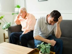 DEAR ABBY: Dear old dad tells relatives he’s been cut off by son
