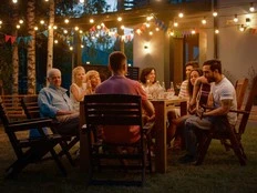 DEAR ABBY: Family reunion expands with special guests