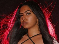 SUNshine Girl Naomi