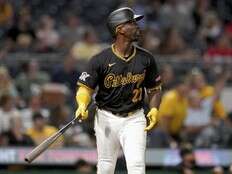 Andrew McCutchen signs $5-million deal to stay with the Pittsburgh Pirates