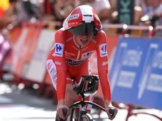 Vuelta time trial ends without major disruption by pro-Palestinian protesters