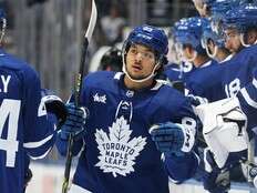 Maple Leafs re-sign Nick Robertson to one-year deal