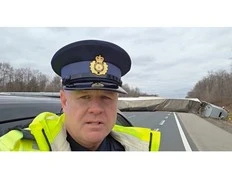 Easter Sunday travel nightmare as big rig crash shuts Hwy. 403 lanes for hours