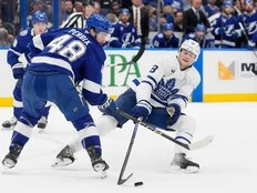 Maple Leafs re-sign forward Lorentz, but don't qualify Holmberg