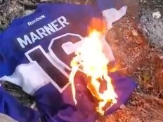 ‘Embarrassed’ Maple Leafs fan burns jersey, others roast team on social media after Game 5 loss