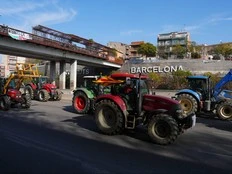Thousands of Spanish farmers stage second day of tractor protests over EU policies and prices