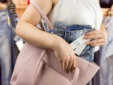 DEAR ABBY: Middle-aged woman’s new pastime has taken over her life