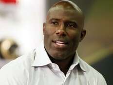 Terrell Davis says United banned him after flight incident. Airline says it was already rescinded