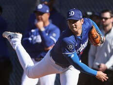 Dodgers star Shohei Ohtani throws first BP of spring training