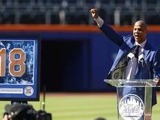 As Mets retire his No. 18, Darryl Strawberry tells fans ’I’m so sorry for ever leaving’