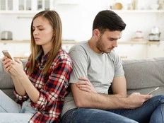 DEAR ABBY: Impromptu family reunion becomes source of contention