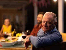 DEAR ABBY: Handsy grandpa ruins relationship during family dinner