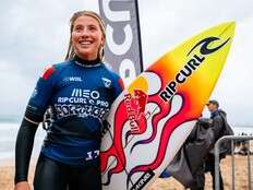 Canadian teenage surfer Erin Brooks upsets world No. 1 in Portugal surfing event