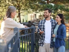 DEAR ABBY: Couple offers to watch neighbours' home free of charge