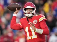 Vikings sign QB Carson Wentz to back up J.J. McCarthy, send Sam Howell to the Eagles