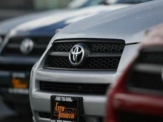Vehicles recalled in Canada over defective airbags, engine problems