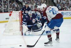 Jets Setting: Are there concerns about Connor Hellebuyck’s game?