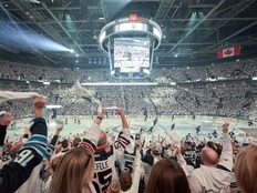 Avalanche coach Bednar got goosebumps from atmosphere in Jets’ arena  