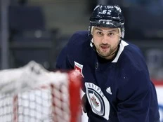 Jets Niederreiter ready to roll after suffering scary slice  