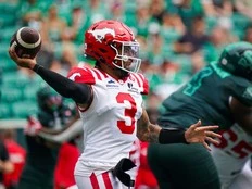 Calgary Stampeders weather delay, knock off top-spot Saskatchewan Roughriders