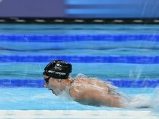 Summer McIntosh wins first-ever Olympic gold — and by quite a margin, too