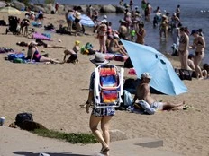 Amy Hamm: Warning! Canadians at risk of enjoying a hot summer day