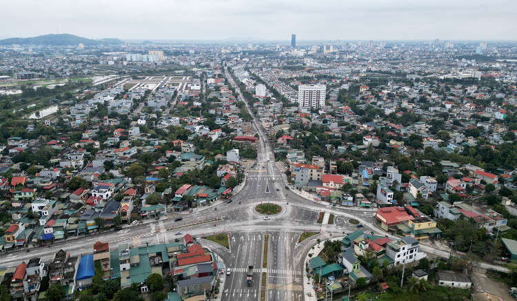 Vận hành vòng xuyến lớn nhất TP Thanh Hóa