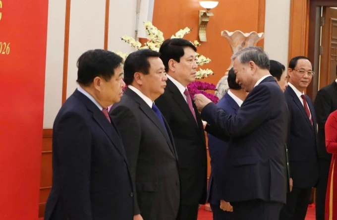 Chủ tịch nước Lương Cường và Thủ tướng Phạm Minh Chính được tặng huân chương