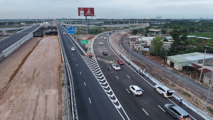 Nút giao kết nối cao tốc TP HCM - Dầu Giây với Biên Hòa - Vũng Tàu thông xe