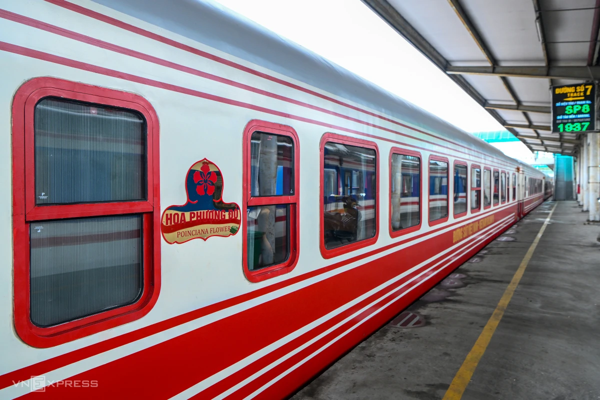 Tàu khách hạng sang Hà Nội - Hải Phòng trước ngày lăn bánh