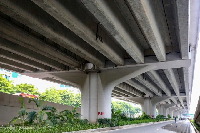 Nhiều gối cầu vành đai 3 ở Hà Nội trên cao bị xô lệch