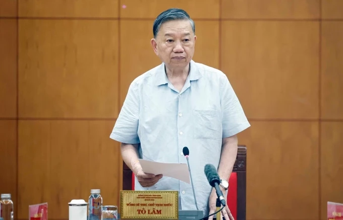 'Không xuất thô, khai thác đất hiếm bằng mọi giá'