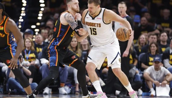 Aaron Gordon trouve que les arbitres ne protègent pas assez Nikola Jokic