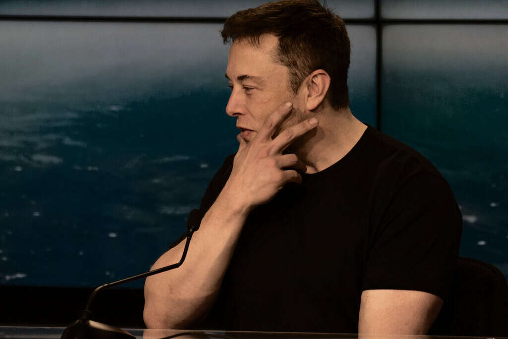 Elon Musk tiene prohibido entrar en algunas reuniones de SpaceX según WSJ. No tiene autorización para ello 